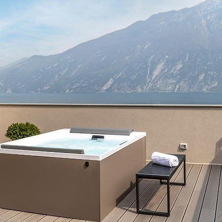 Evo Suites Apartments Limone sul Garda Exterior photo